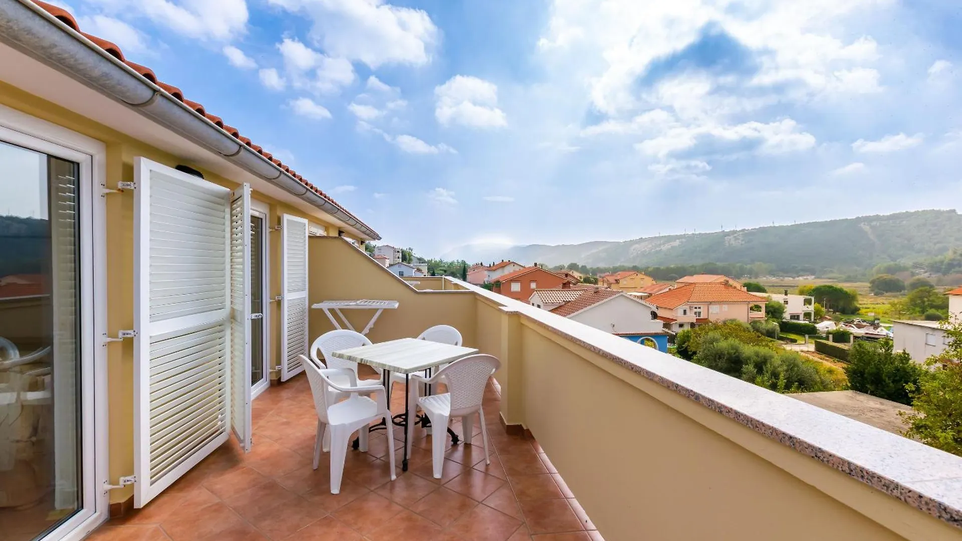 Apartments Apartmani Ivan I Marija Lopar